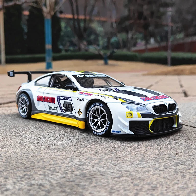 1:24 Scale BMW M4 M6 GT3 Red Bull Alloy Die-cast Model Car